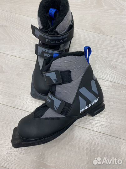 Лыжные ботинки