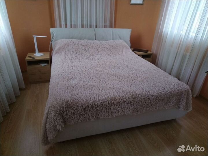 Тумба прикроватная