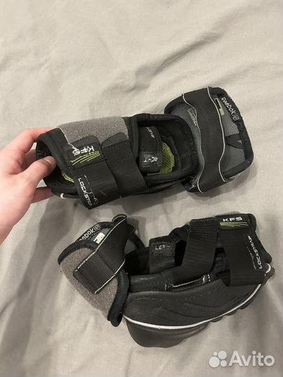 Налокотники хоккейные sr reebok