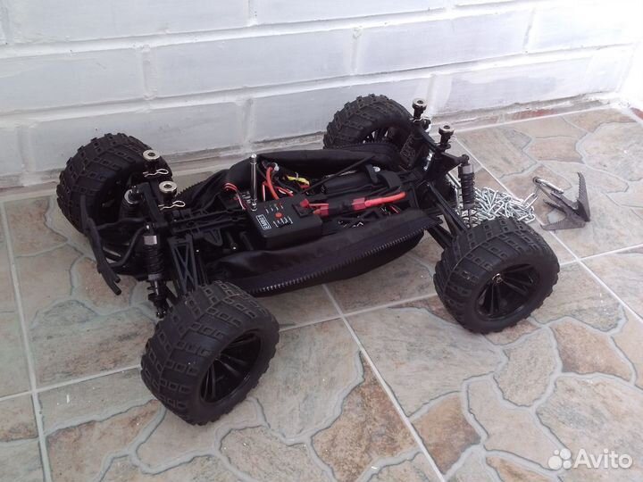 Радиоуправляемая машина Himoto Bowie pro + FPV