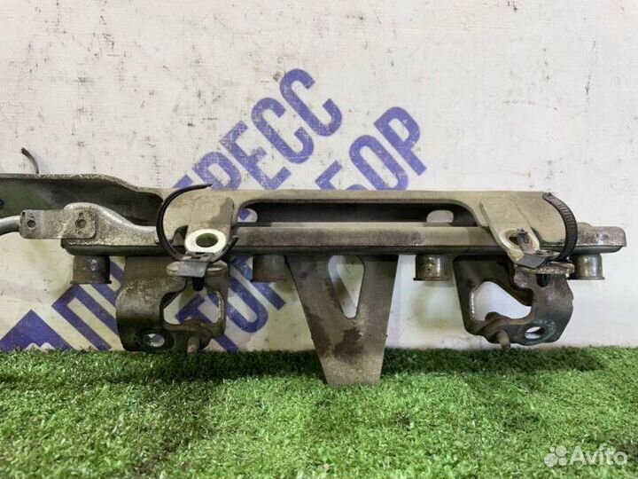 Топливная рампа Nissan Tiida хэтчбек 1.6 HR16 2008