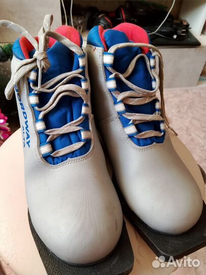 Лыжные ботинки р 37