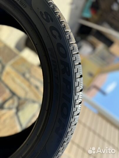 Pirelli Scorpion Winter 2 255/45 R20 и 285/40 R20 108Y