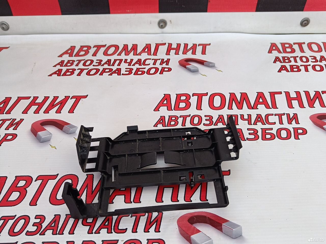 Кронштейн крепления эбу Фольксваген Поло 6