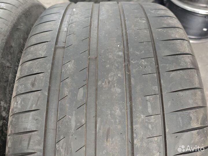 Michelin Pilot Sport 4 S 325/35 R23