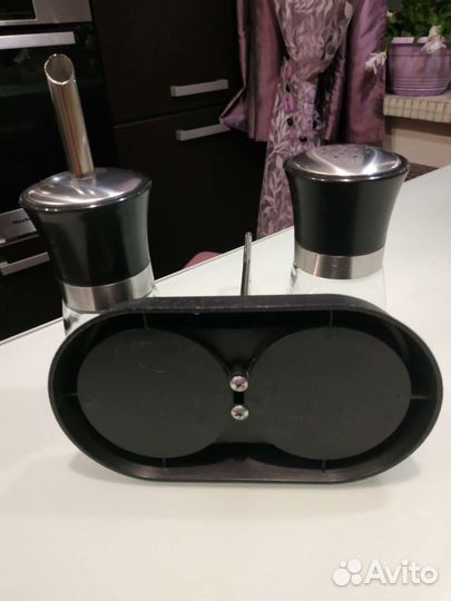 Набор для кухни(сахарница+солонка)