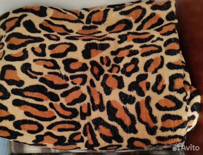 Пледы и покрывало