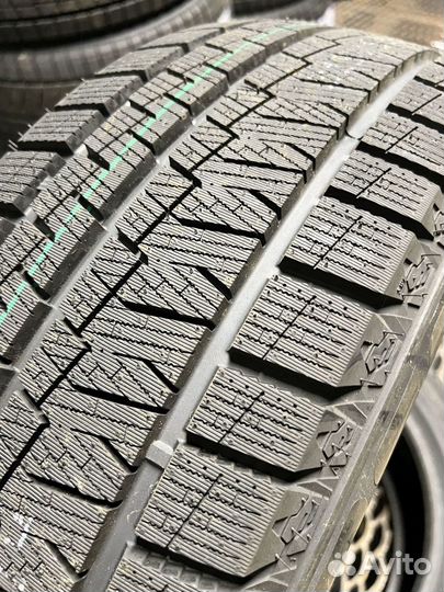 Kapsen SnowShoes AW33 245/50 R18 79H