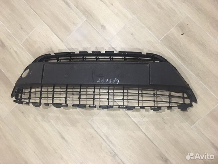 Решетка переднего бампера Ford Fiesta 2008-19