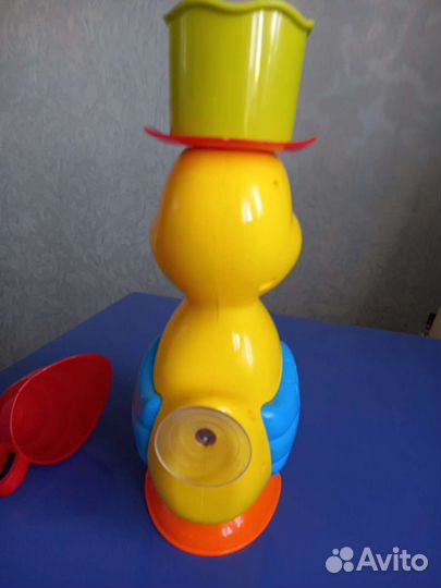 Утенок для веселого купания в ванне,в бассейне