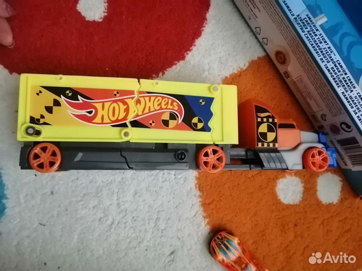 Hot wheels машина
