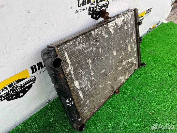 Радиатор системы охлаждения Volkswagen Golf