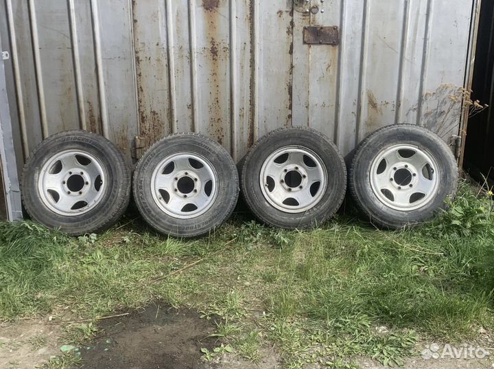 Колеса 185/80 R15 (6х139.7)