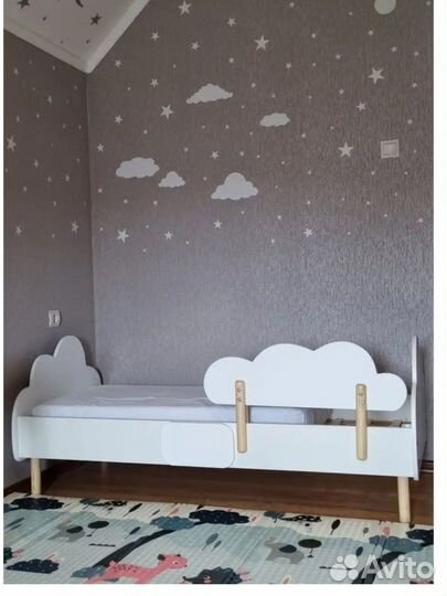 Детская кровать от 3 лет с бортиками и матрасом