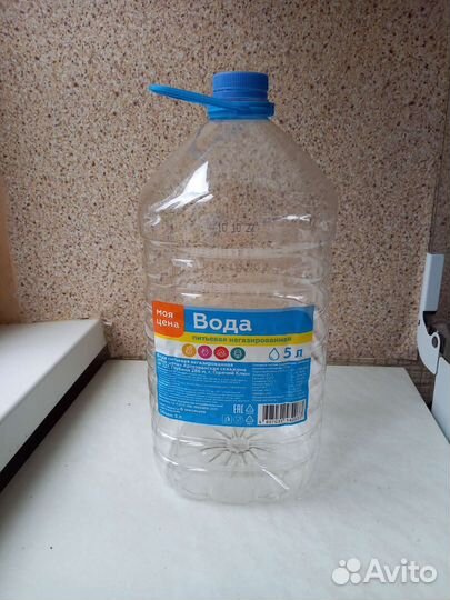 Бутыль пластиковая 5 литров