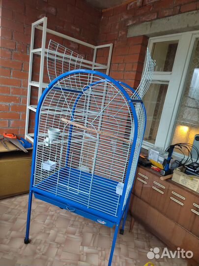 Клетка для крупного попугая