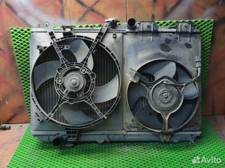 Радиатор охлаждения основной Mitsubishi carisma