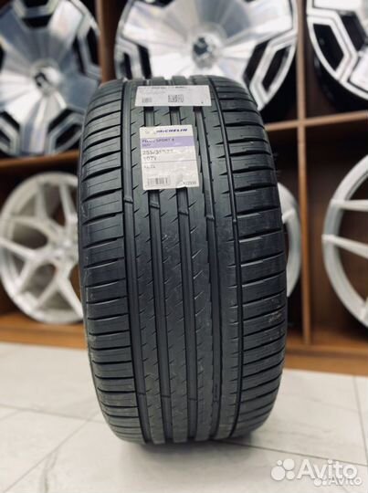 Michelin Pilot Sport 4 SUV 285/35 R23