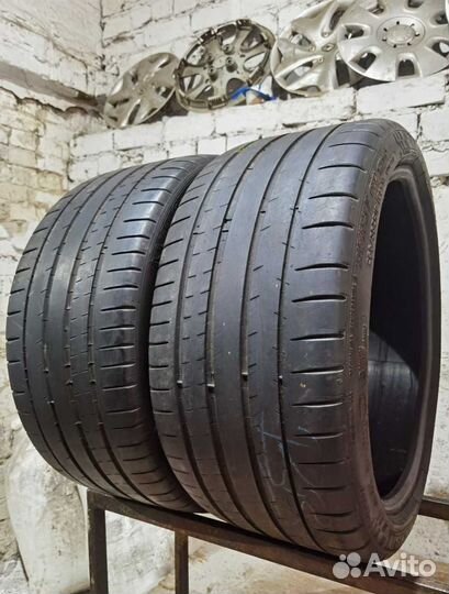 Michelin Pilot Super Sport 295/35 R20