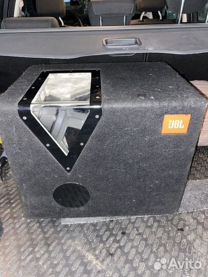 Сабвуфер jbl