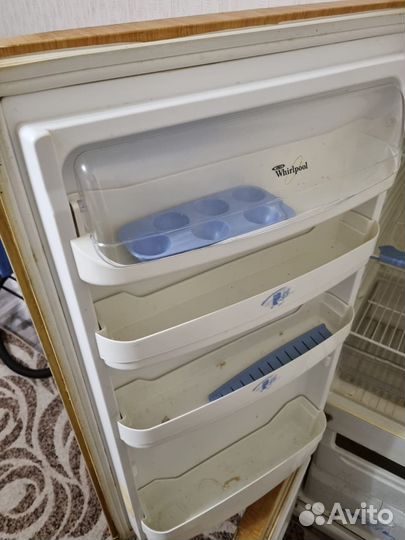 Холодильник бу Whirlpool