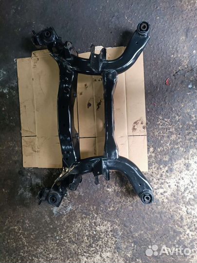 Подрамник nissan тиана 31