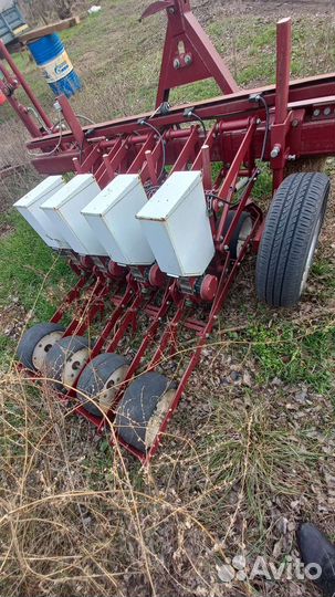 Овощная сеялка Клён 2.8