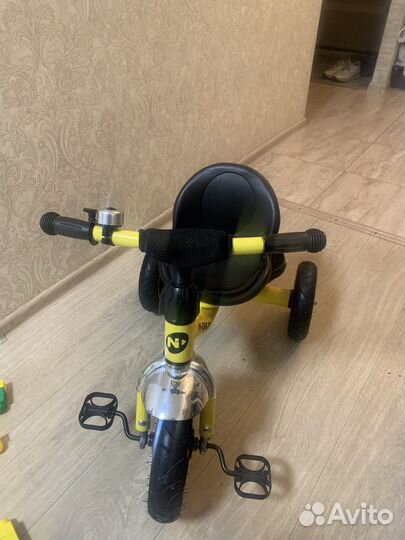 Трехколесный велосипед