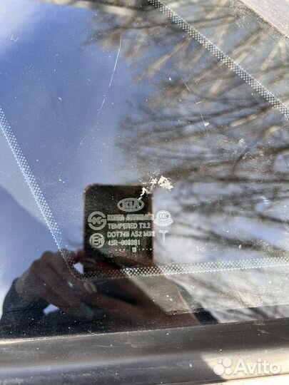 Форточка задняя левая Kia Sorento XM