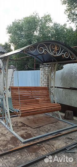 Садовые качели новые