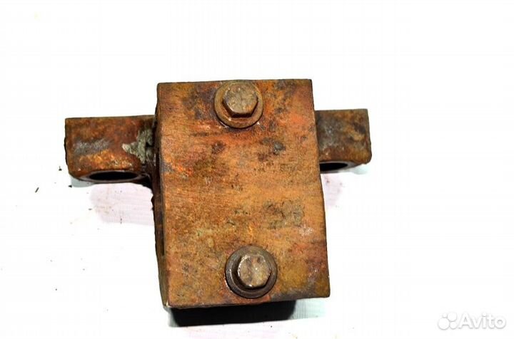 Кронштейн стабилизатора, переднего моста, нижний л