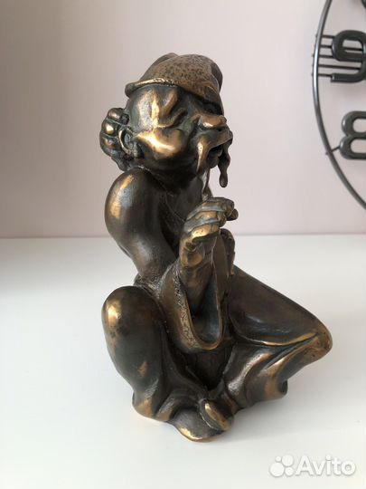 Фигурка металлическая покрытая бронзой