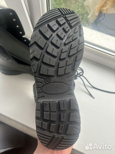 Ботинки с высокими берцами