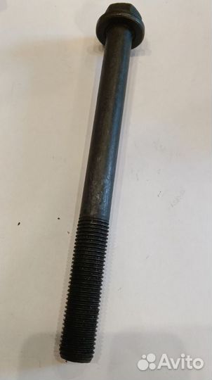 Болт 10 R 4 F M24x210(194), L резба 70 мм