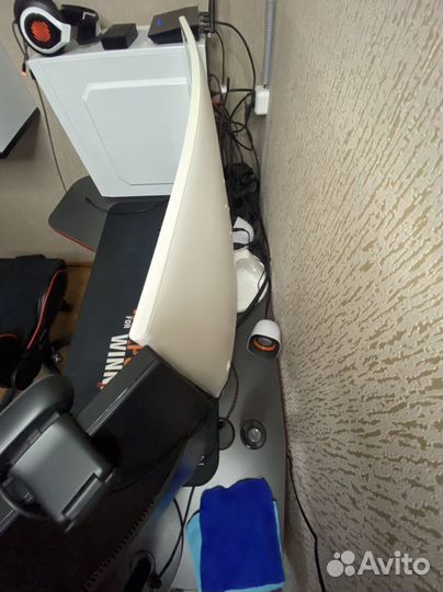 Монитор Samsung 32 изогнутый