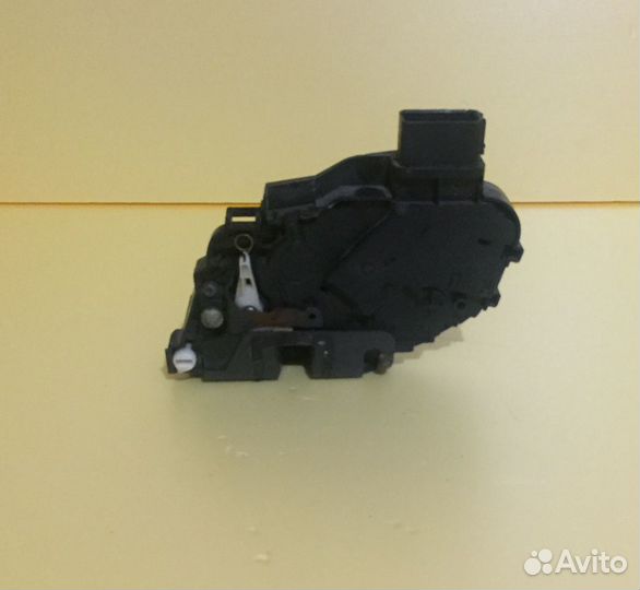 Замок задней левой двери ford focus форд фокус