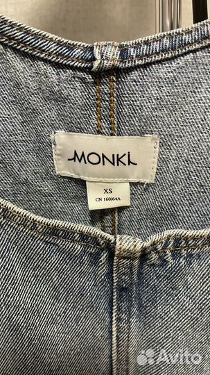 Джинсовый комбинезон