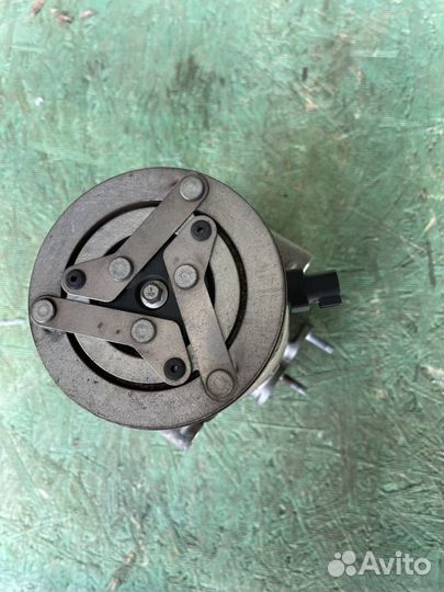 Компрессор кондиционера Volvo S60