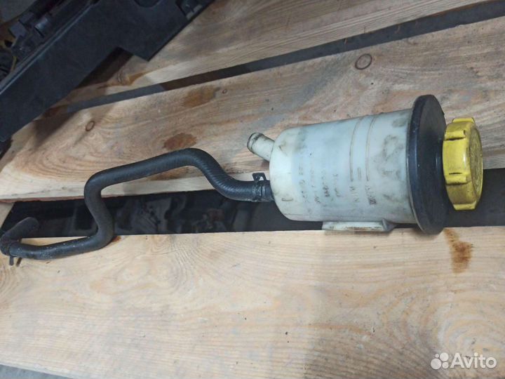 Бачок гур Range Rover Sport