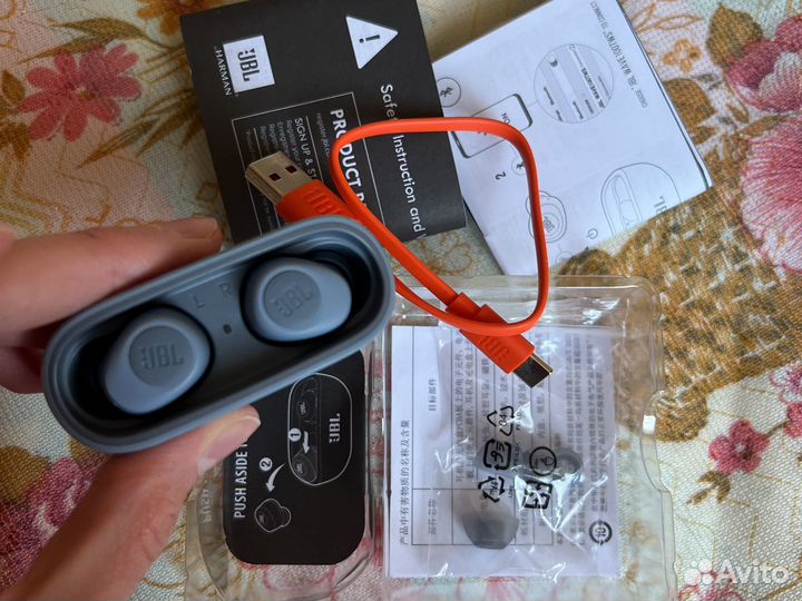 Беспроводные наушники jbl