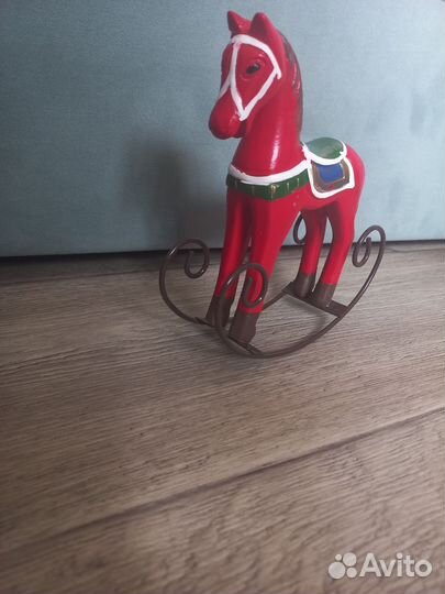 Лошадь качалка игрушка