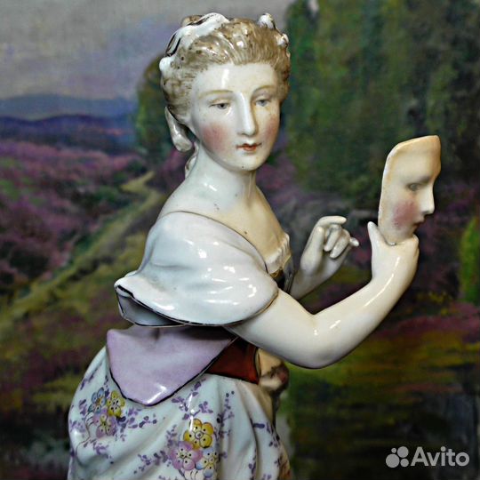 Статуэтка.Германия.volkstedt.Дама с маской.Фарфор