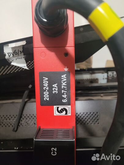 Rack PDU Raritan PX2-4493-K1 в серверный шкаф