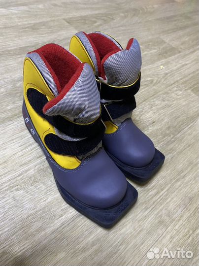 Лыжные ботинки 32