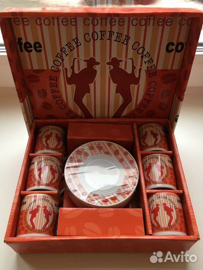 Кофейные чашки с блюдцами новые