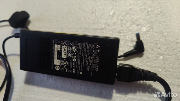Блок питания для ноутбука 19V 4.74A