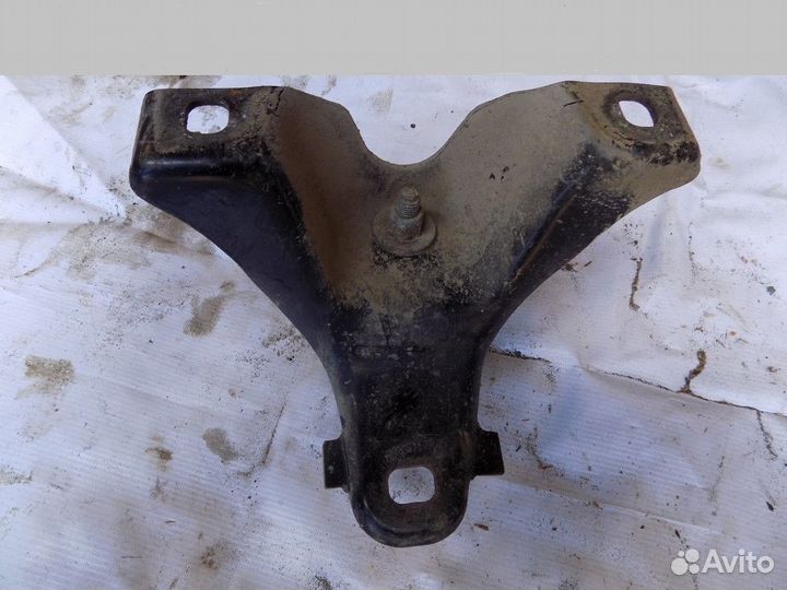 Кронштейн двигателя правый Focus I 1998-2004