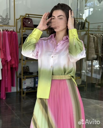 Костюм шелковый