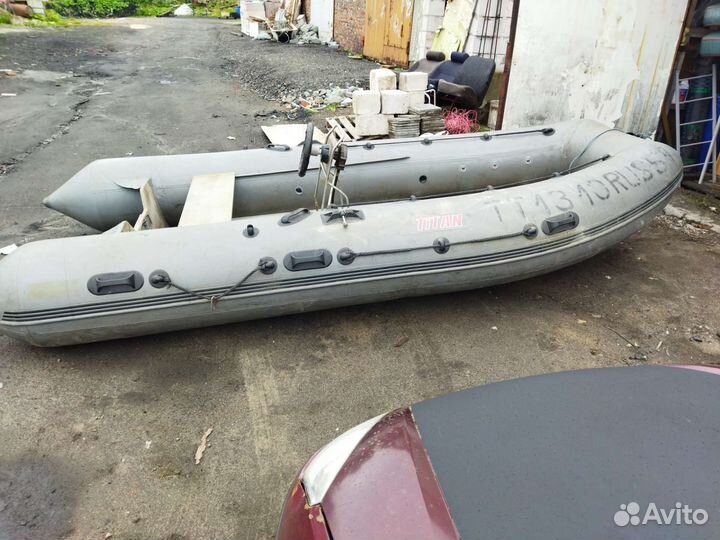 Лодка смотором