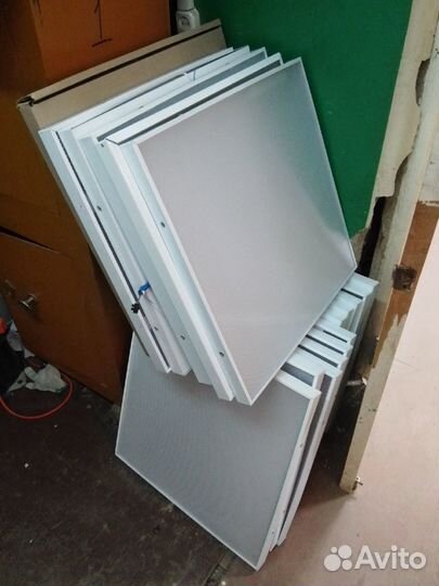 Продам светодиодные светильники армстрон нерабочие